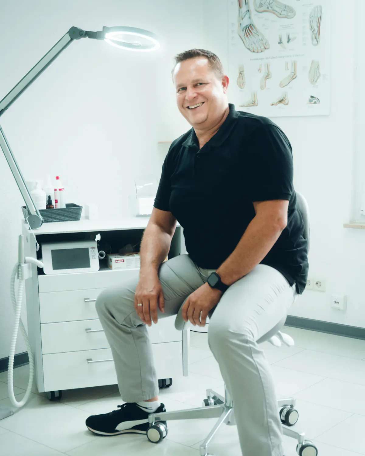 Jörg Goßler, Podologe und Inhaber der Praxis Via Vitales, in seinem Behandlungsraum in Freudenstadt